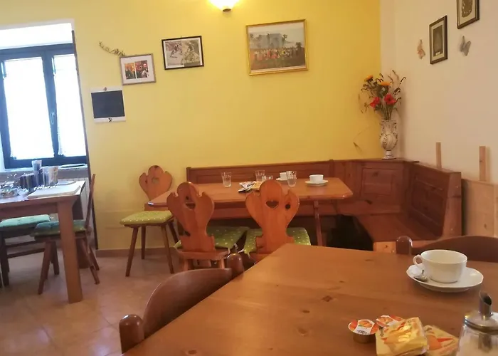 Alojamento de Acomodação e Pequeno-almoço Pivi 3*